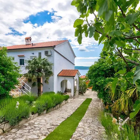 Apartament In 39465 Crikvenica